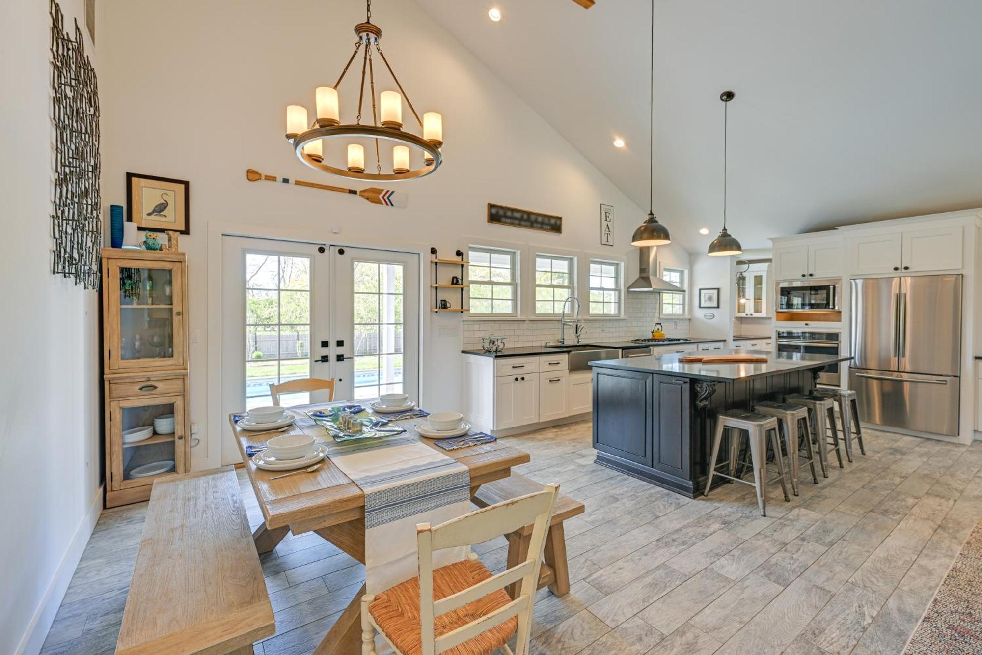 Distinctive Hamptons Home With Pool Near Bay, Ocean Hampton Bays Bagian luar foto